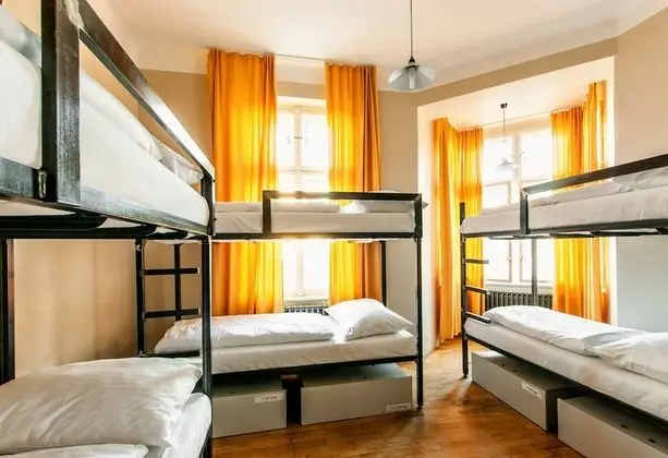 8 Bed Mixed Dormitory with Shared bathroom