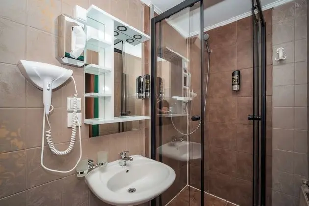 Deluxe Tek Büyük veya İki Ayrı Yataklı Oda