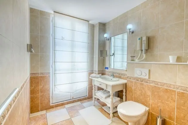 Tek Büyük Yataklı Oda (Lounge)