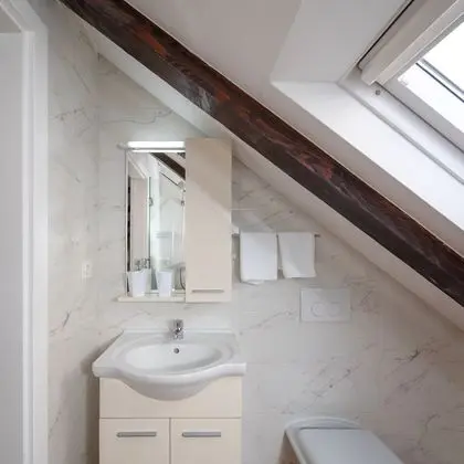 Apart Daire, 1 Büyük (Queen) Boy Yatak