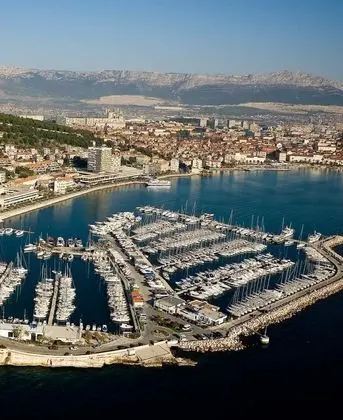 Apart Daire, 1 Büyük (Queen) Boy Yatak