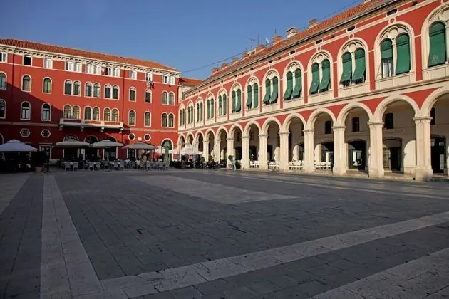 Apart Daire, 1 Büyük (Queen) Boy Yatak