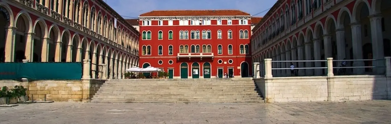 Apart Daire, 1 Büyük (Queen) Boy Yatak