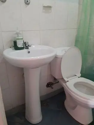 Tek Büyük Yataklı Oda, Ortak Banyo