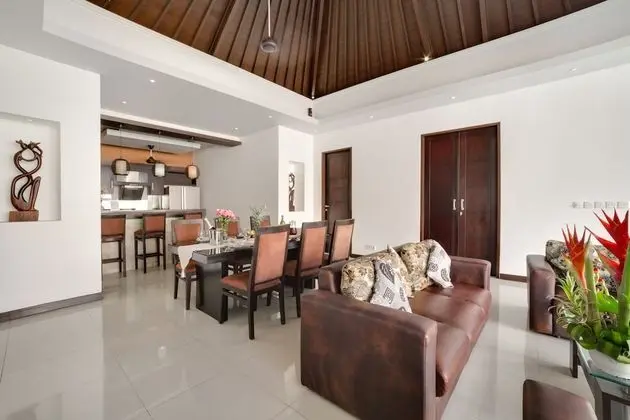 Family Villa, 3 Yatak Odası, Sigara İçilmez, Havuz Manzaralı (D&G)