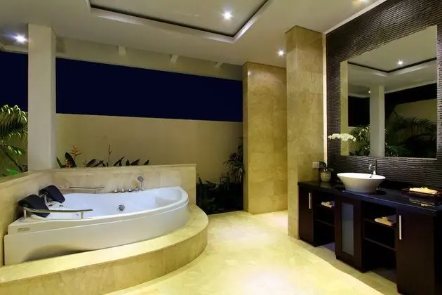 Family Villa, 3 Yatak Odası, Sigara İçilmez, Havuz Manzaralı (D&G)