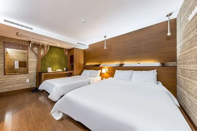 Deluxe Dört Kişilik Oda (Breakfast included)