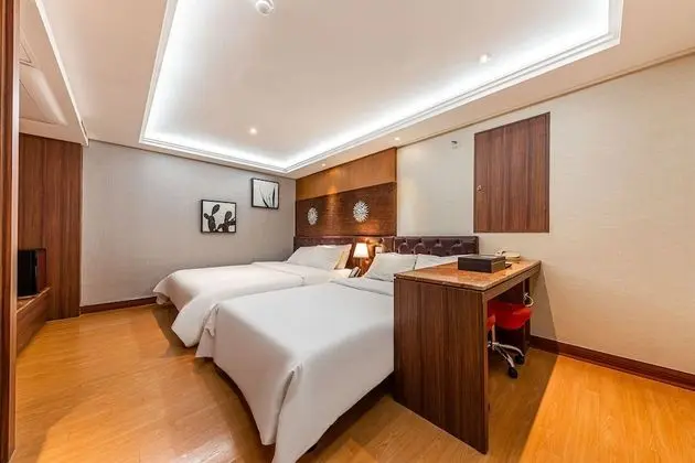 Superior Dört Kişilik Oda (Breakfast included)