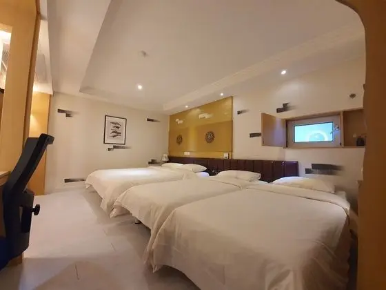 Superior Dört Kişilik Oda (Breakfast included)