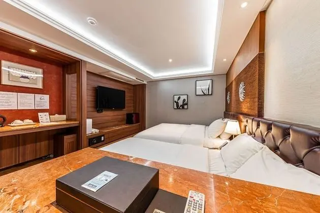 Superior Dört Kişilik Oda (Breakfast included)