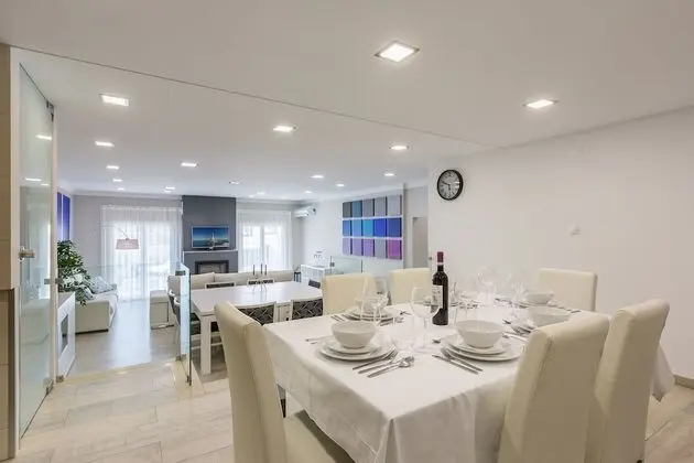 Family Sıra Ev, 4 Yatak Odası, Sigara İçilmez, Havuz Kullanımı (Golf)