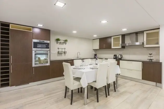 Family Sıra Ev, 4 Yatak Odası, Sigara İçilmez, Havuz Kullanımı (Golf)
