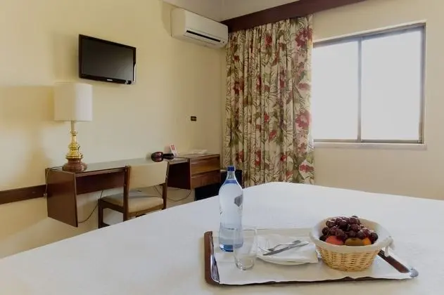 Standard Tek Büyük veya İki Ayrı Yataklı Oda (with extra bed)