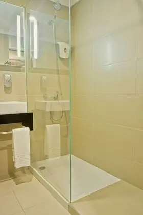 Standard Tek Büyük veya İki Ayrı Yataklı Oda (with extra bed)