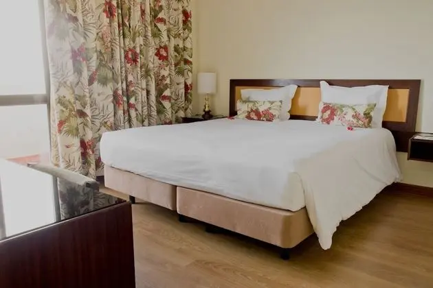 Tek Büyük veya İki Ayrı Yataklı Oda, Şehir Manzaralı