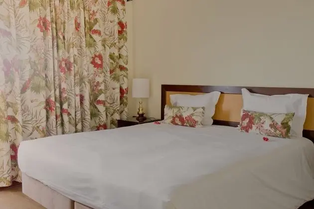 Tek Büyük veya İki Ayrı Yataklı Oda, Şehir Manzaralı
