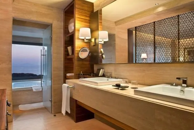 Deluxe Deniz Manzaralı Oda Banyo