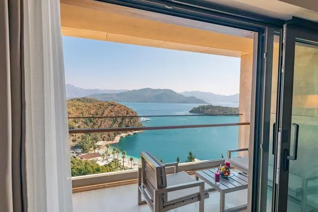 https://images.etstur.com/imgproxy/resize/2560x1440/files/images/hotelImages/etsrooms/675/Dmaris_Bay_20260127102015_1.jpg