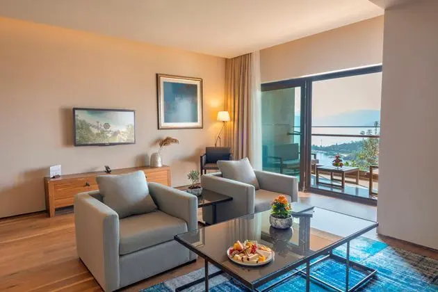 https://images.etstur.com/imgproxy/resize/2560x1440/files/images/hotelImages/etsrooms/675/Dmaris_Bay_20260127113648_0.jpg