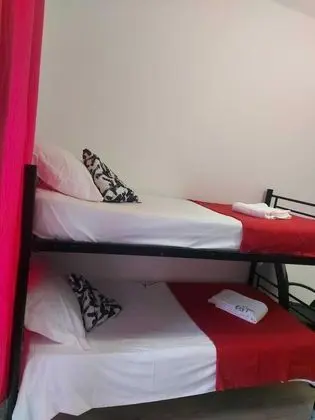 Ortak Ranzalı Oda, Karma Ranzalı Oda (1 bed in 6-bed dorm)