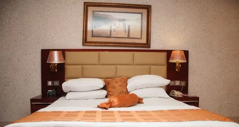 Deluxe Tek Büyük Yataklı Oda