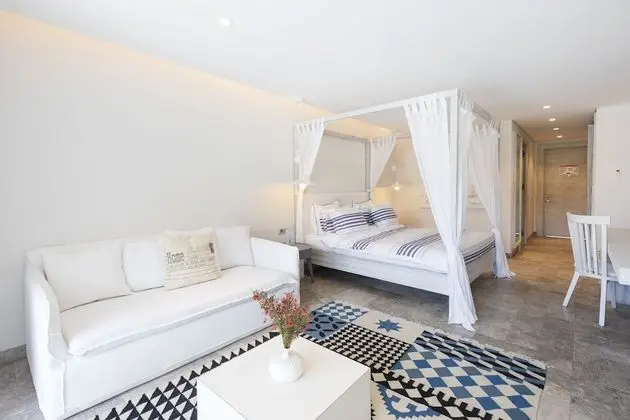 Deluxe Pool Access Double Room