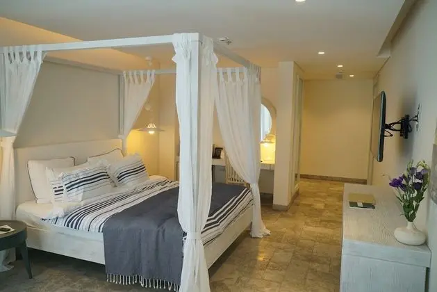 Deluxe Pool Access Double Room