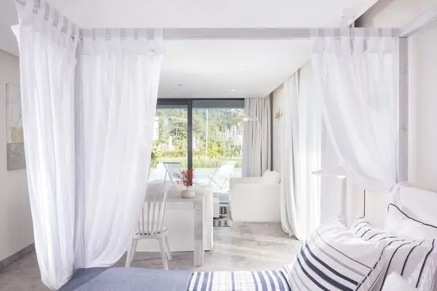 Junior Suite, Pool Access