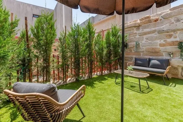 Premium Apart Daire, Bahçe Manzaralı