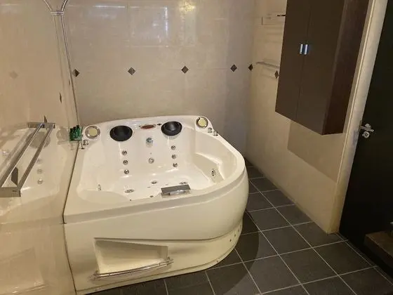 Superior Tek Büyük Yataklı Oda, Jakuzi