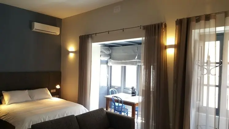 Süit, 1 En Büyük (King) Boy Yatak, Buzdolabı ve Mikrodalga