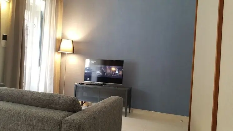 Süit, 1 En Büyük (King) Boy Yatak, Buzdolabı ve Mikrodalga