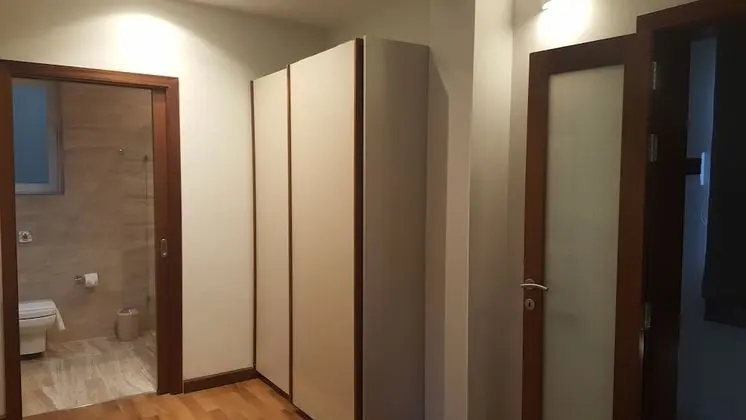 Süit, 1 En Büyük (King) Boy Yatak, Buzdolabı ve Mikrodalga