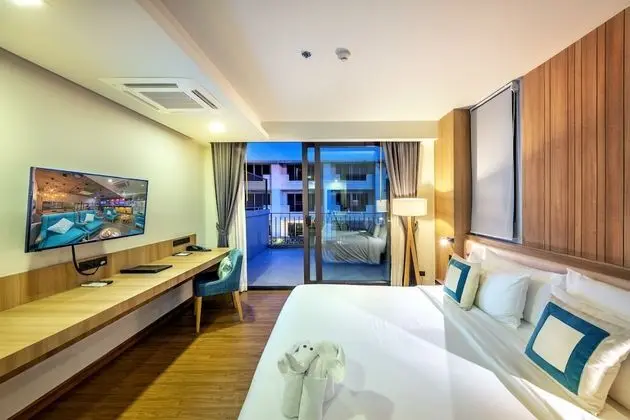 Studio Suite Pool View
