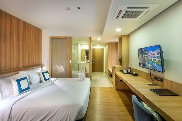 Studio Suite Pool View
