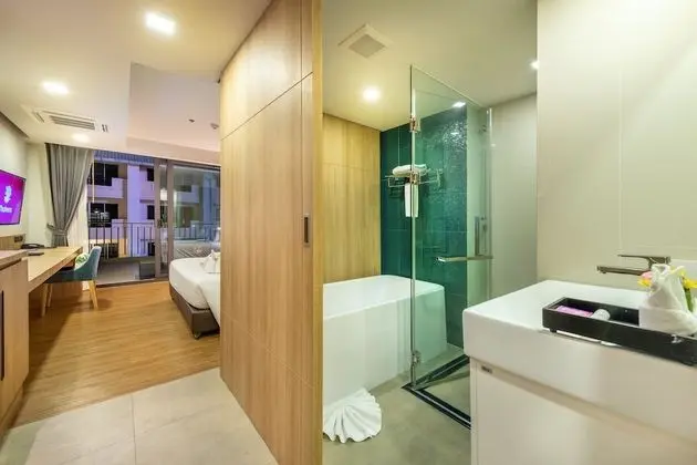 Studio Suite Pool View