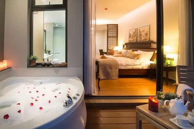 Jacuzzi Suite