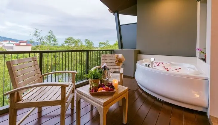 Jacuzzi Suite