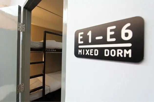 6 Beds Mixed Dormitory