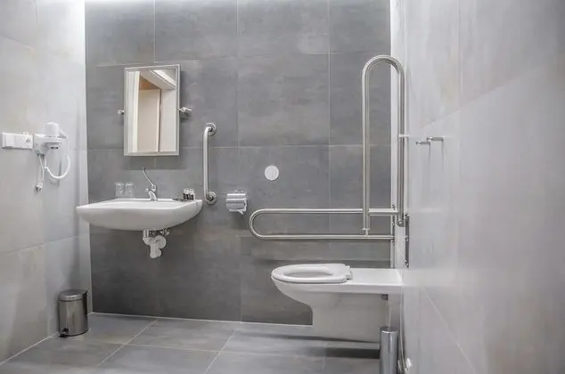 Standard Tek Büyük veya İki Ayrı Yataklı Oda, Engellilere Uygun