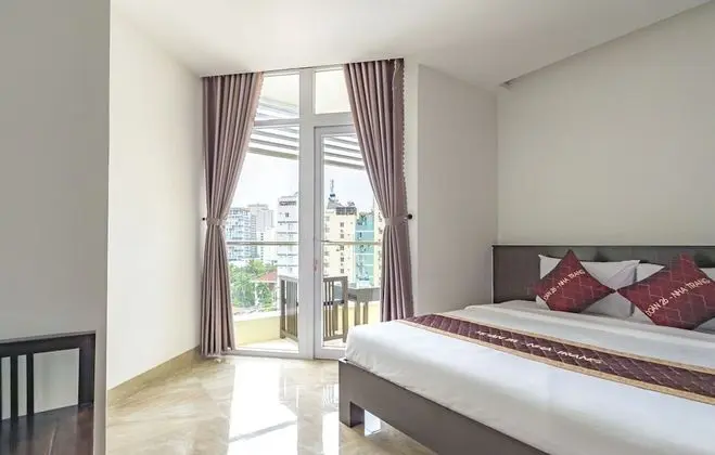 Senior Tek Büyük Yataklı Oda, Balkon, Şehir Manzaralı