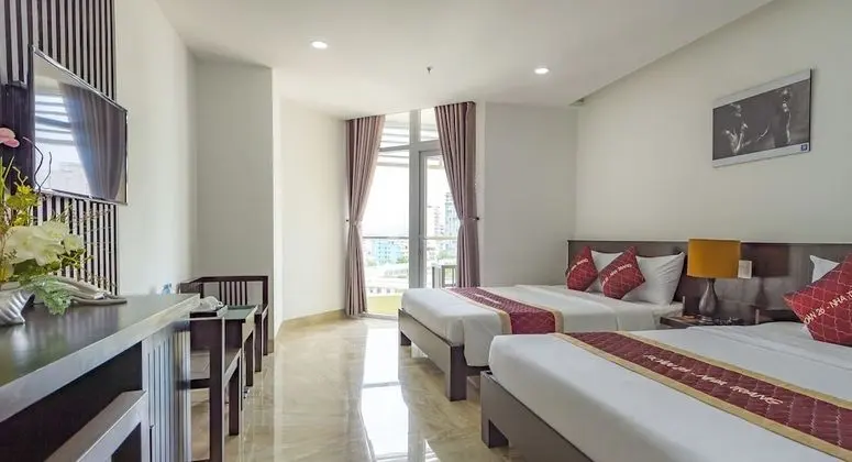 Senior Tek Büyük Yataklı Oda, Balkon, Şehir Manzaralı