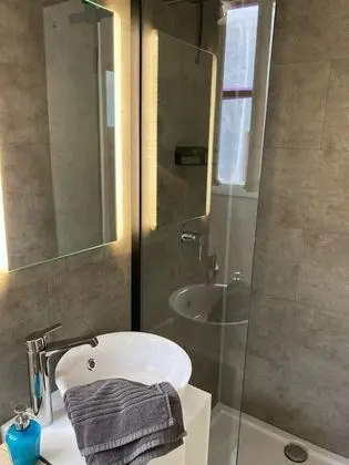 Basic Tek Büyük Yataklı Oda