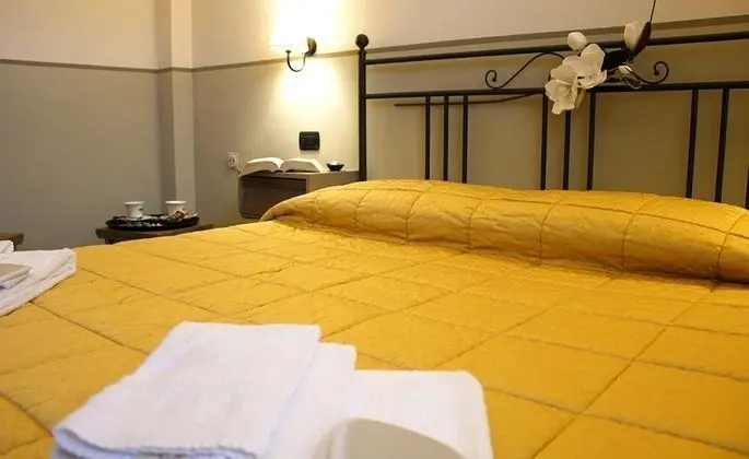 Büyük Yataklı Tek Kişilik Oda