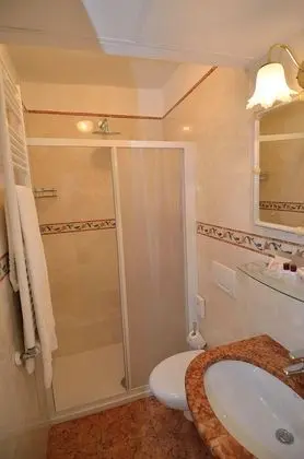 Basic Tek Büyük Yataklı Oda