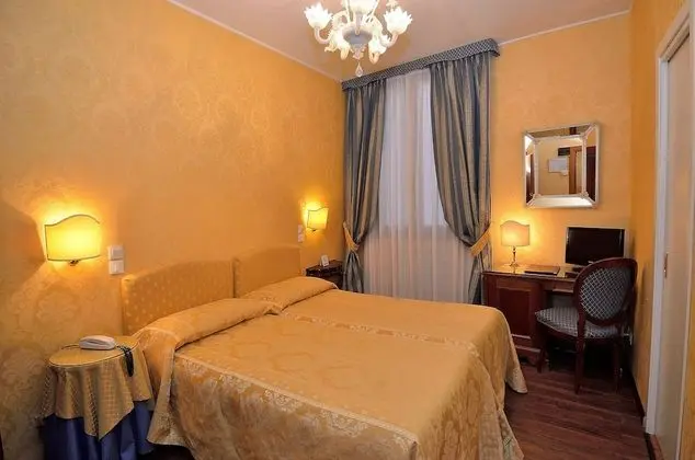 Tek Büyük veya İki Ayrı Yataklı Oda