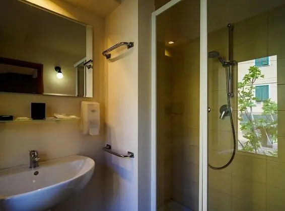 Comfort Tek Büyük Yataklı Oda, 3 Yatak Odası, Sigara İçilmez, Özel Banyo