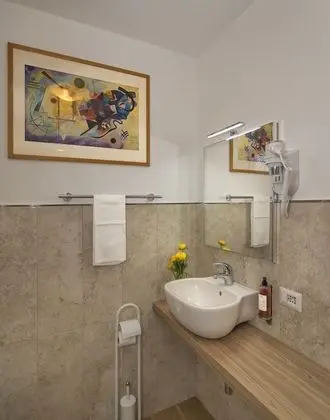 Üç Kişilik Oda