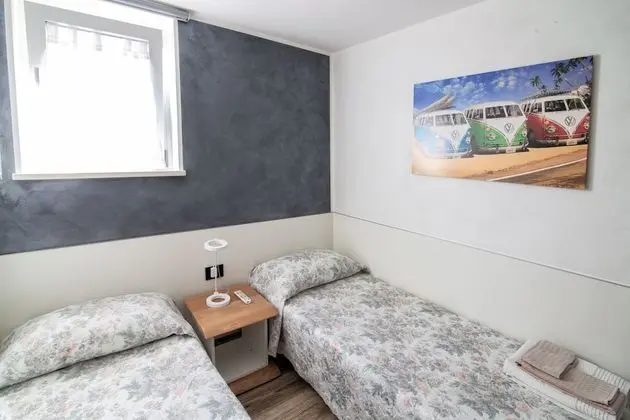 Tek Büyük veya İki Ayrı Yataklı Oda, Ortak Banyo