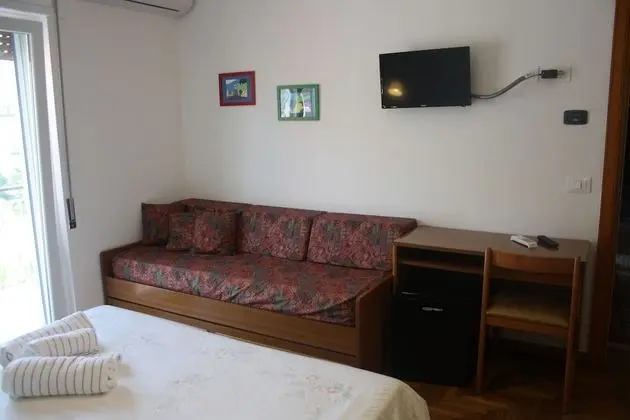 Üç Kişilik Oda